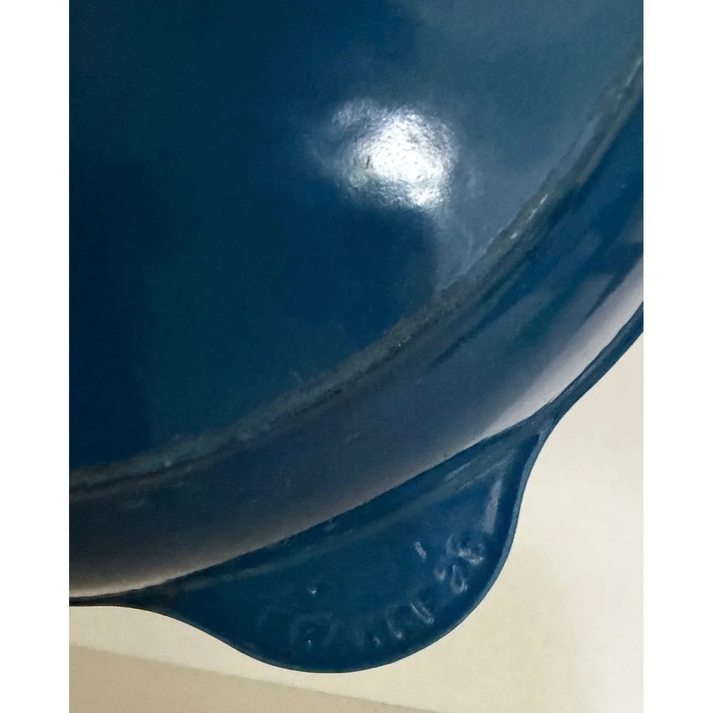 Le Creuset Marseille Blue Enameled Cast Iron Skillet Fry Pan Double Spout 26cm